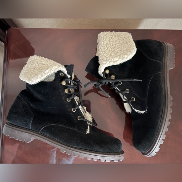 Women’s Lace up Combat Navy blue genuine Suede Ankle Boots with Cream Fur Lining - Picture 2 of 12